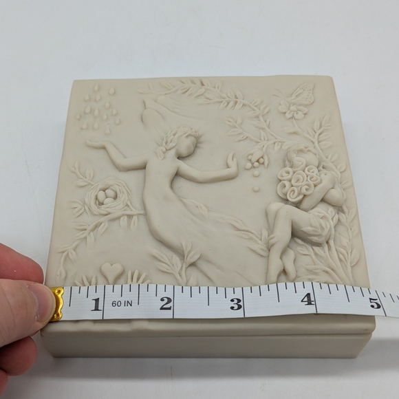 Willow Tree A Healing Wish For You Cream Resin Keepsake Box - Picture 12 of 13